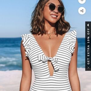 NWT beautiful swimsuit with ruffles